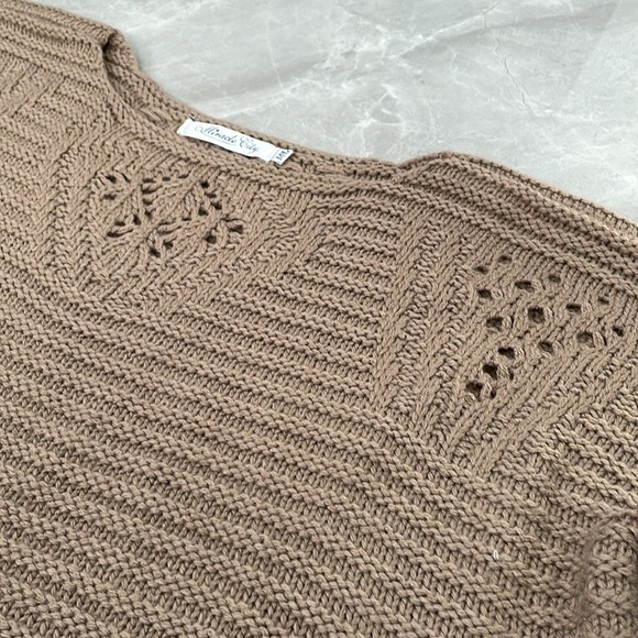 Women's Miracle City Long Sleeve Sweater Medium - Picture 6 of 13